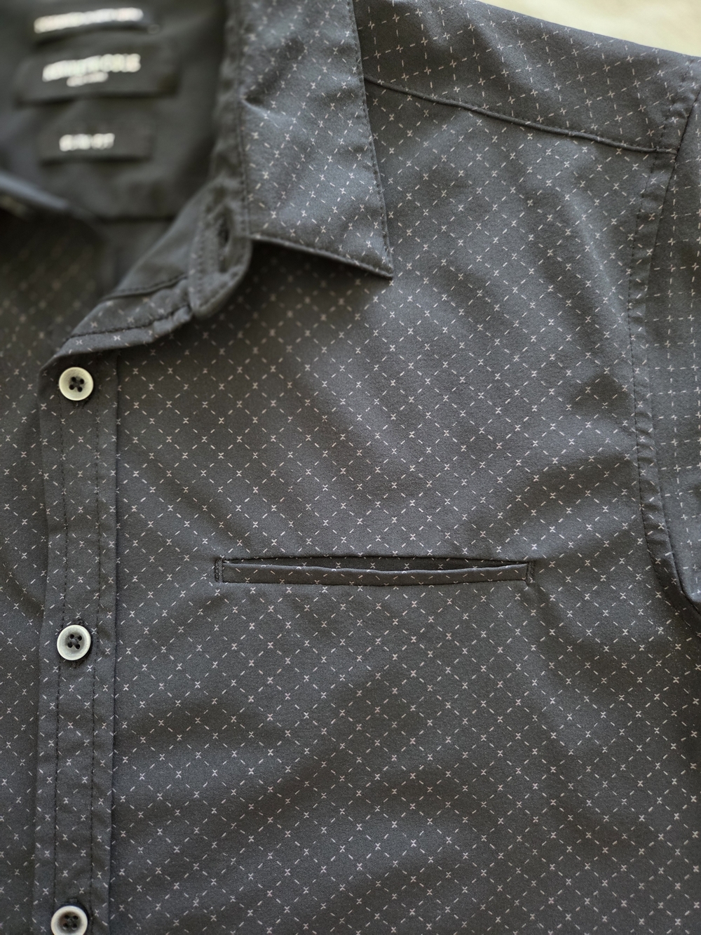 Kenneth Cole Black Short-Sleeve Button-Up Shirt - Picture 3 of 6